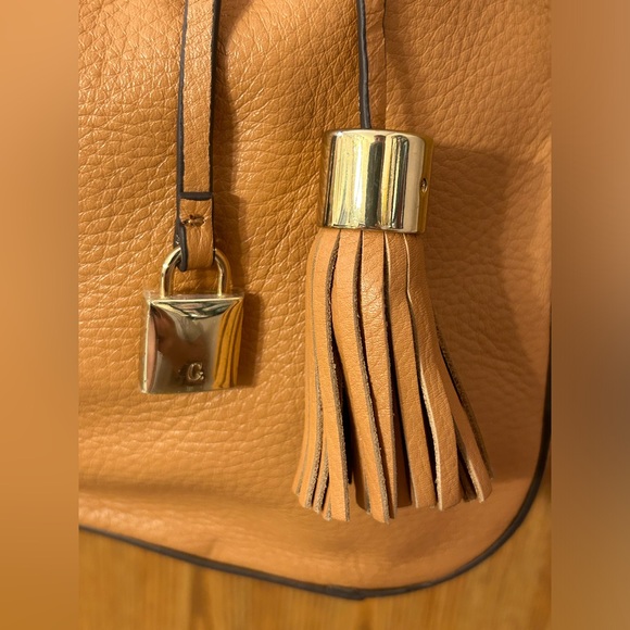 G.I.L.I. Genuine Leather Hobo w/ Gold Hardware - Picture 9 of 13
